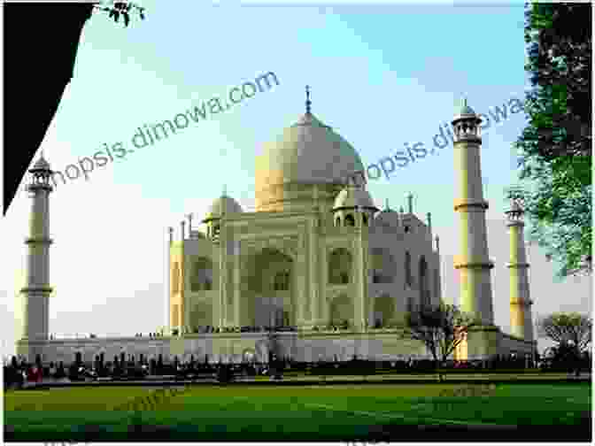 Majestic Taj Mahal, Agra Golconda Fort Hyderabad: Discover India Photojournals (Heritage Of India 1)