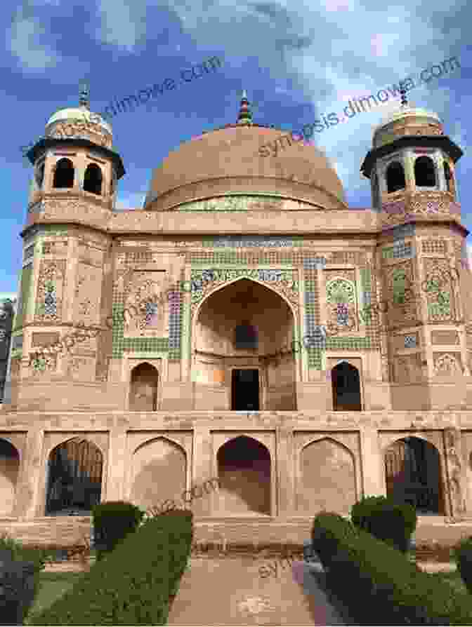 Mariam Tomb, A Serene Resting Place With Beautiful Mughal Architecture. 50 Things To Do In Agra (50 Things (Discover India) 6)