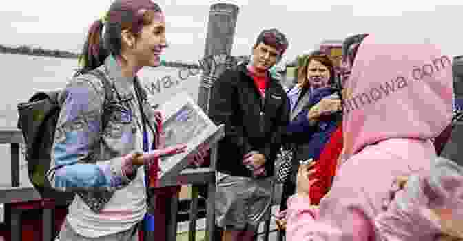 Tour Manager And Tour Guide Leading A Group How To Be A Tour Guide: The Essential Training Manual For Tour Managers And Tour Guides